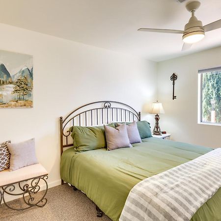 Kingman Vacation Rental With Yard And Fire Pit エクステリア 写真