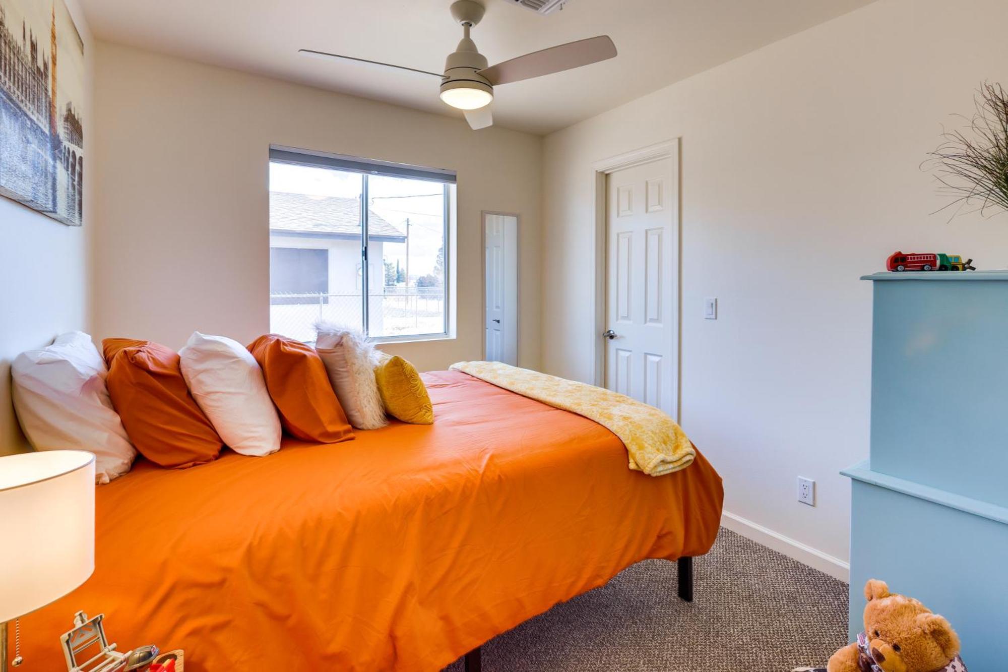 Kingman Vacation Rental With Yard And Fire Pit エクステリア 写真