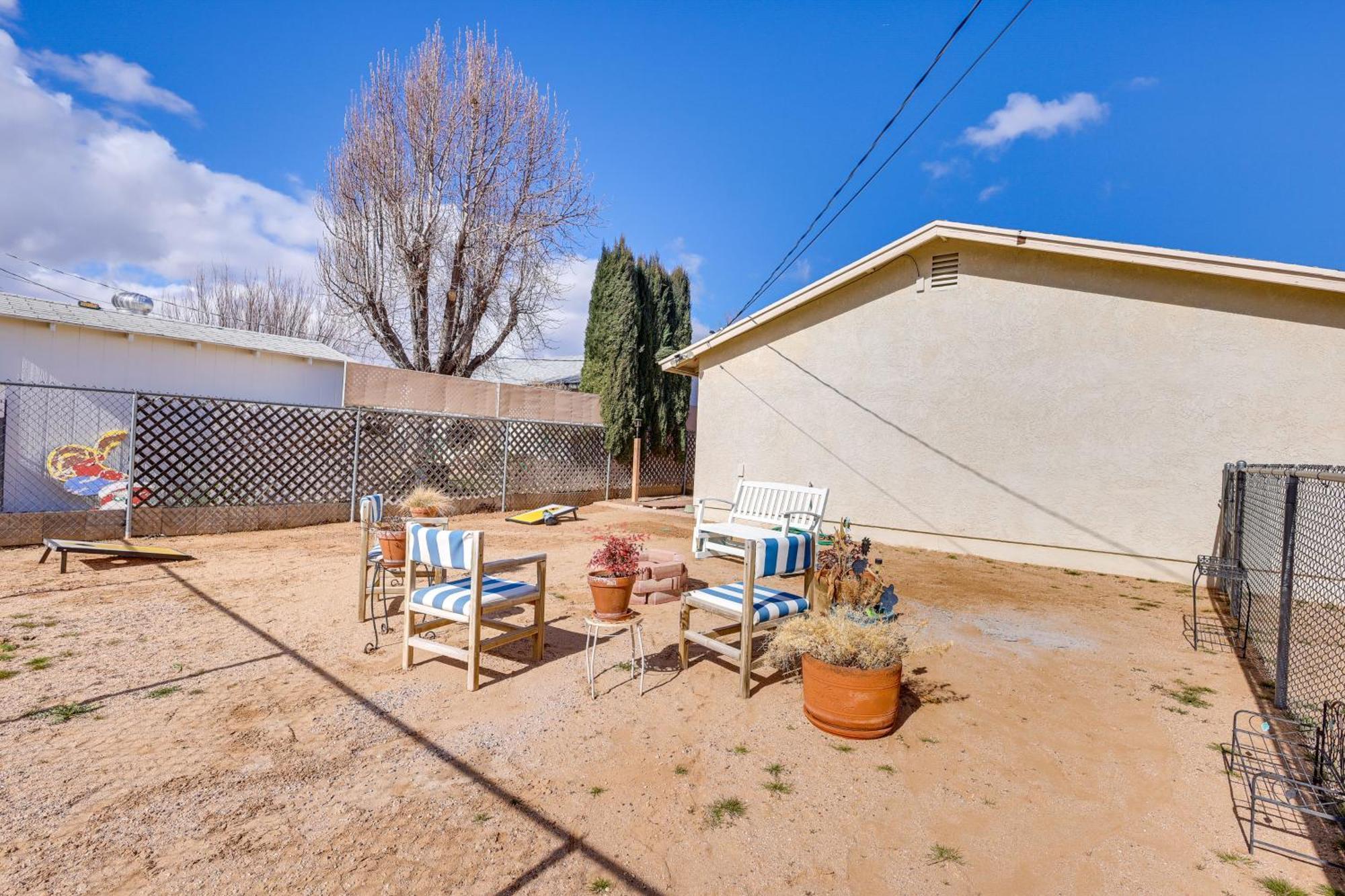 Kingman Vacation Rental With Yard And Fire Pit エクステリア 写真