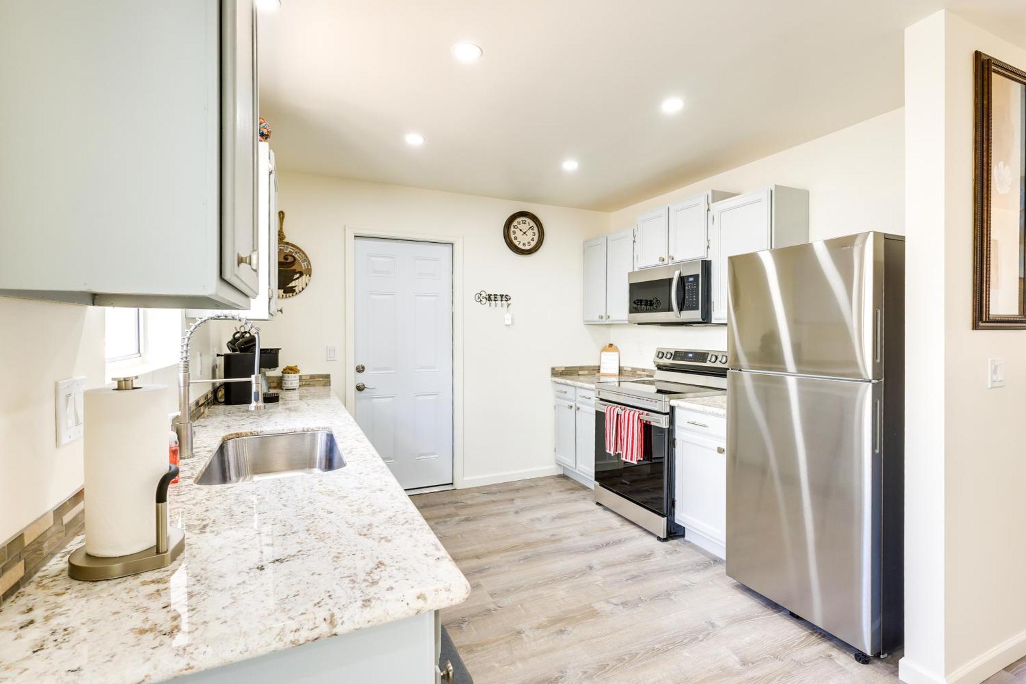 Kingman Vacation Rental With Yard And Fire Pit エクステリア 写真